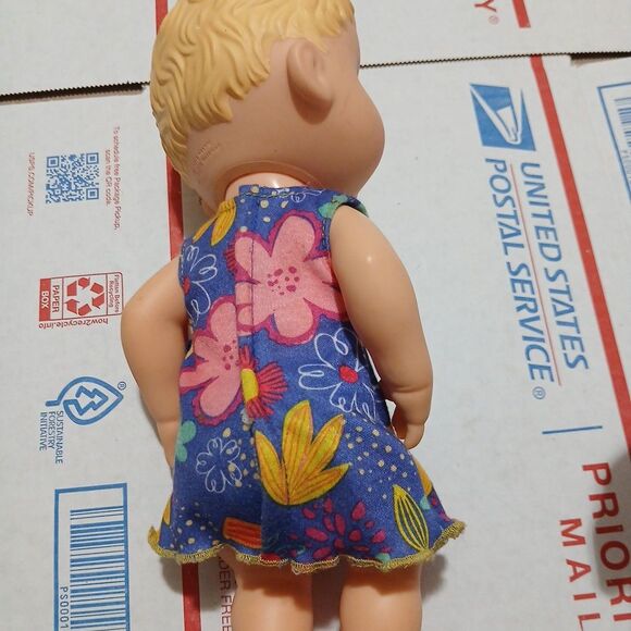 2018 Hasbro Baby Blonde Doll 12” Small Spot On Dress - Picture 6 of 8